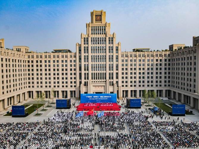 http://news.xjtu.edu.cn/__local/E/8E/43/62EFA6E9F945A68742A3641B950_9F4914FF_2BAF0.jpg?e=.jpg